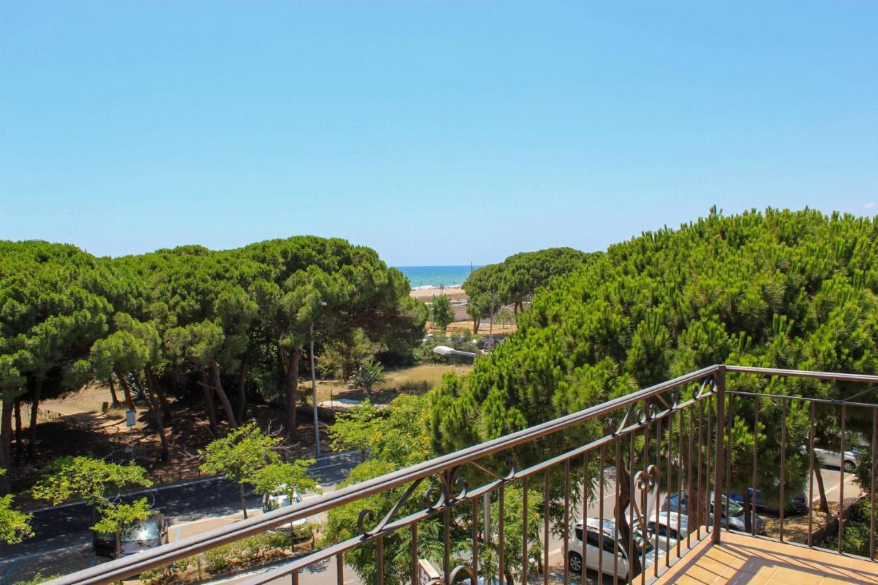 Hotel Rodsan Suizo Castelldefels Exterior foto